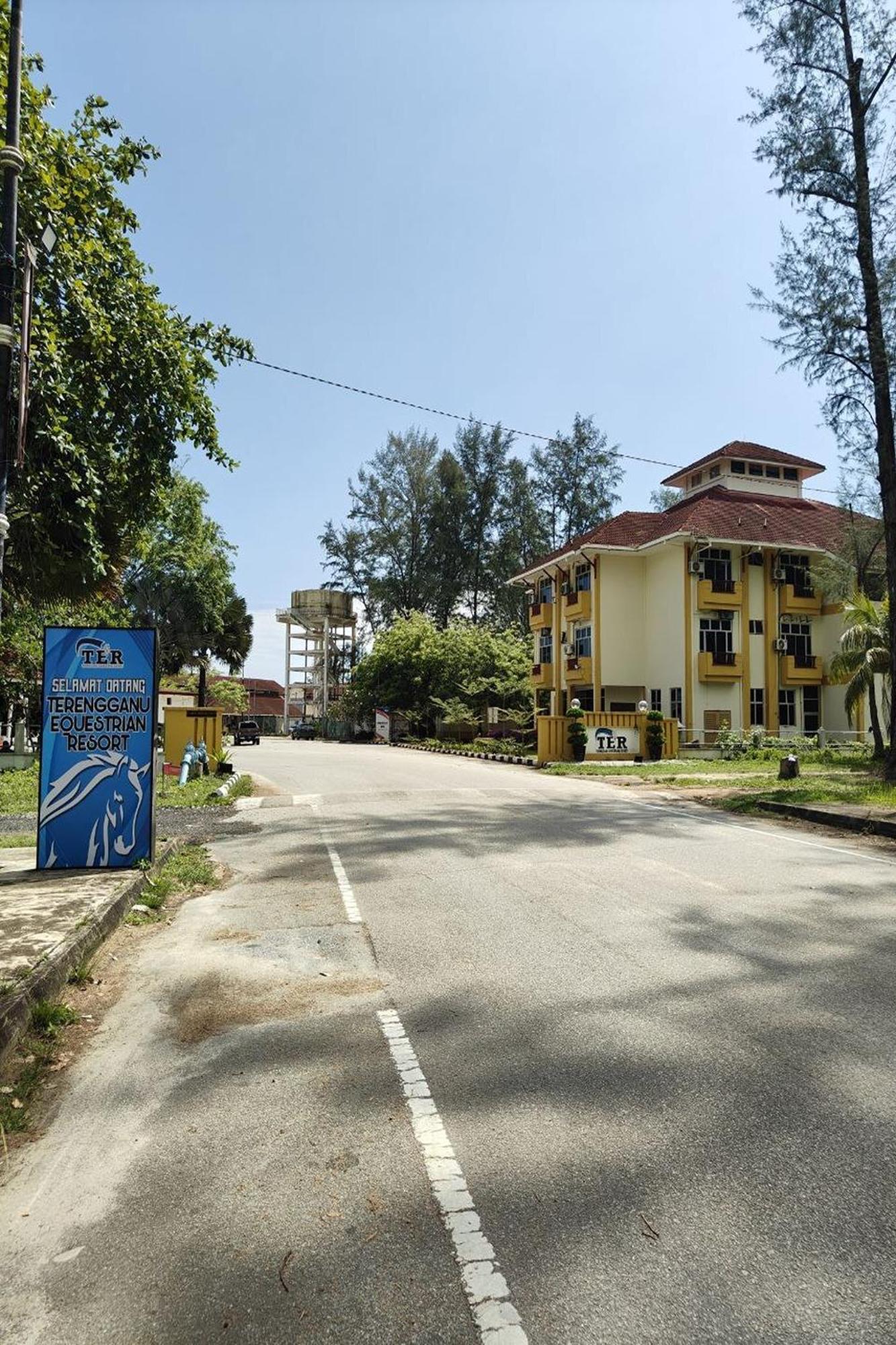 Terengganu Equestrian Resort Kuala Terengganu Ngoại thất bức ảnh